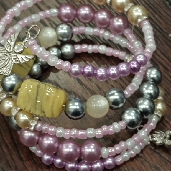 Elegant Multicolor Lavender Beaded Bracelet with Angel Charm - Picture 5 of 5